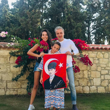 BARIŞ FALAY'IN 16 YILLIK EŞİ BAKIN KİM ÇIKTI