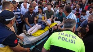 Annesinin gözü önünde kamyonet çarptı