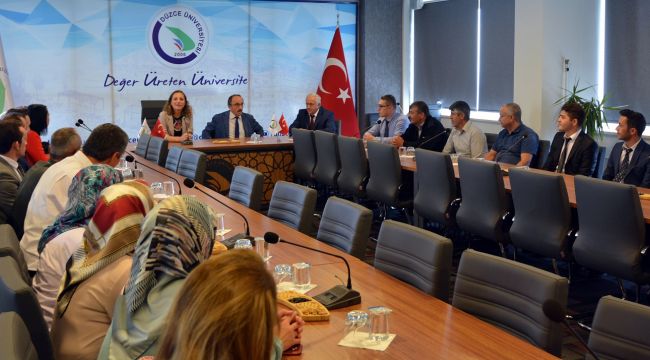 REKTÖR ŞEHİT YAKINLARI VE GAZİLERLE BİR ARAYA GELDİ