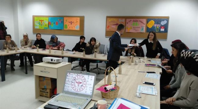 Anne Sütünün ve Emzirmenin Önemi Anlatıldı