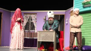 7 Kocalı Hürmüz tiyatro severlerden tam not aldı