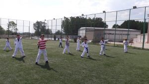 Kurallara uyarak spor yapıyorlar