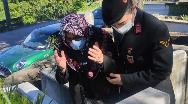 Şehit evladının mezarına Jandarma götürdü