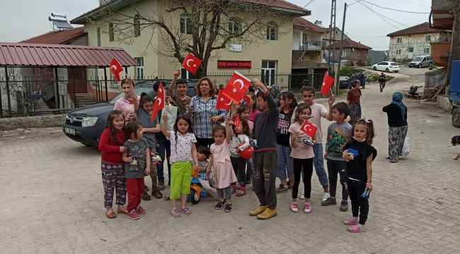 Köy Çocukları Bayramı Bayraklarla Kutladı