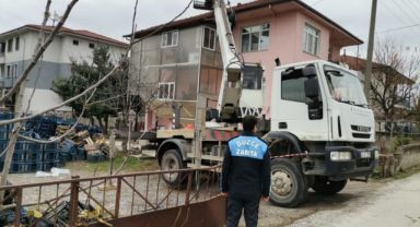 YIKILAN BACALARIN KALDIRILMASI SÜRÜYOR